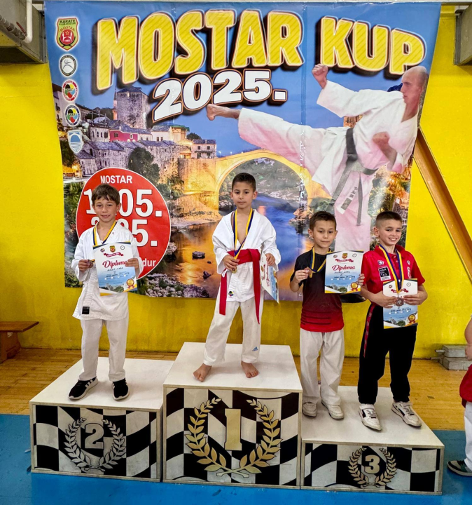 FOTO Karatašima Phoenixa 20 medalja na 'Mostar Kupu'