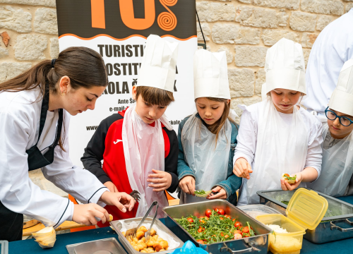 Fotografija 16 - Četvrti H2LO Festival zatvoren vrhunskim koncertom Metaklape na Maloj loži