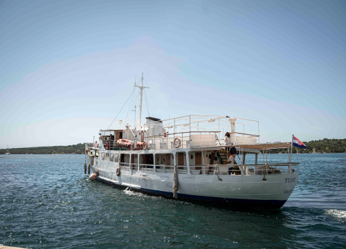 'Tijat' isplovio na probnu vožnju zbog certifikata: Župan Jelić prvi put na kultnom brodu