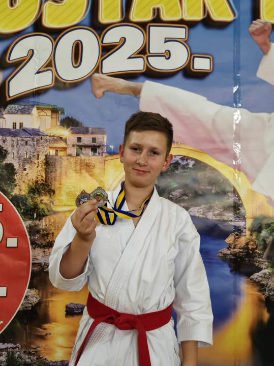 FOTO Karataši Šibenika se za kraj sezone na Miminac vratili sa 11 medalja iz Hercegovine