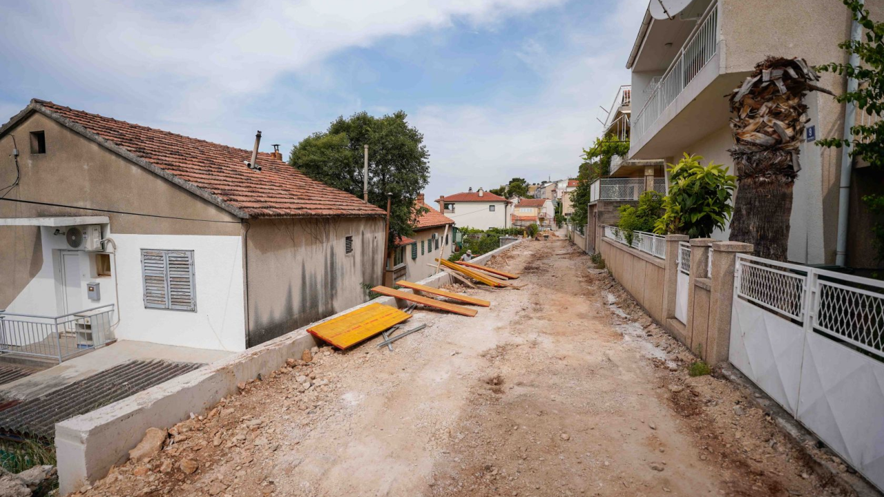 Potporni zid i zamjena instalacija: Radovi u Rendićevoj u punom jeku