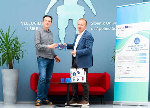 Fotografija 13 - FOTO Voda Malih Divova ulazi u javne institucije