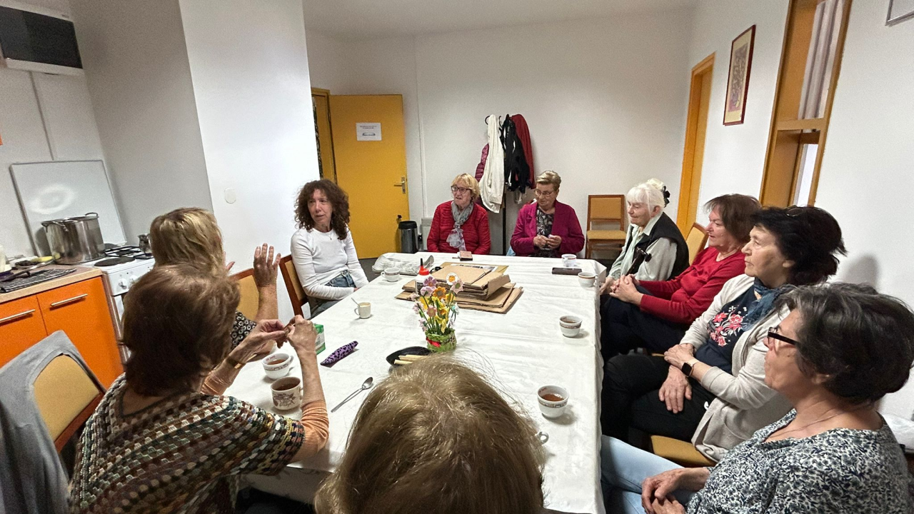 U Šibeniku održana likovna radionica 'Knjiga u ruci, sjećanje u srcu: Pobijedimo demenciju'