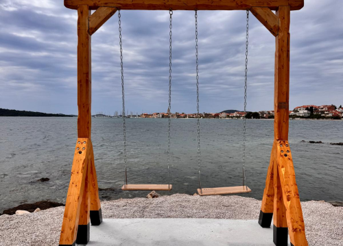 Fotografija 3 - Pirovac dobio ljuljačku