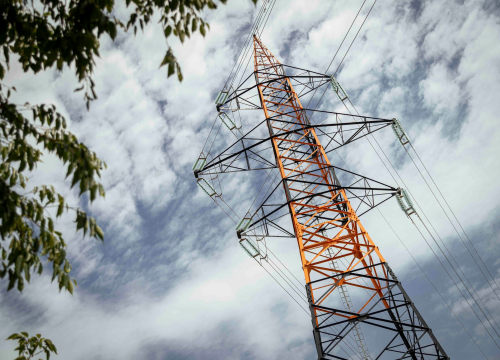 Fotografija 3 - FOTO Funcuti otišli korak dalje, odnosno korak u vis u uljepšavanju pejzaža – u šibenskim bojama osvanuo i dalekovod kod Dalmarea