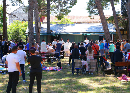 Fotografija 6 - Na Krapnju održan susret mladih i obitelji