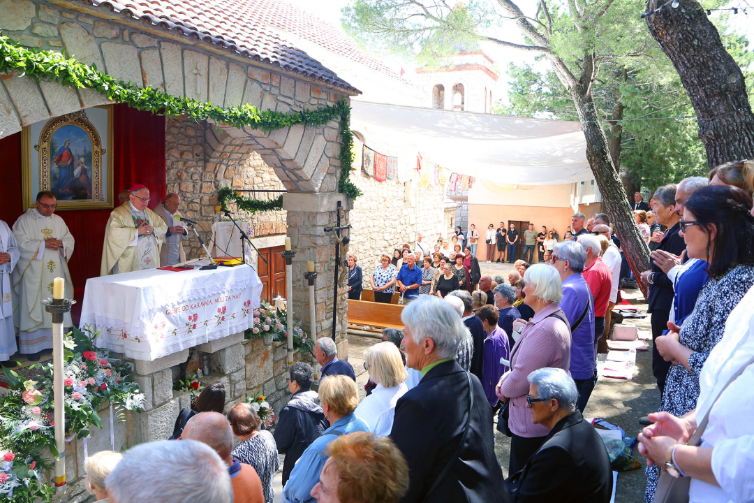 Gospa od Karavaja u Tisnom