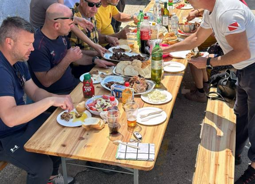 Fotografija 11 - Ekološka akcija na murterskim Podvrškama: Ronioci i volonteri izvukli hrpu otpada iz mora