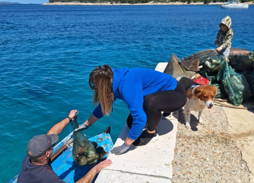 Fotografija 14 - Ekološka akcija na murterskim Podvrškama: Ronioci i volonteri izvukli hrpu otpada iz mora