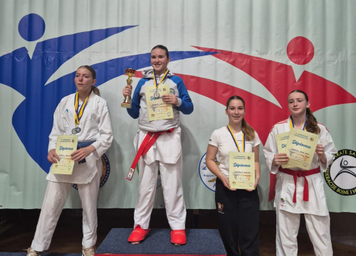 Fotografija 2 - FOTO Karatašima Phoenixa 16 medalja na 'Futura Kupu'