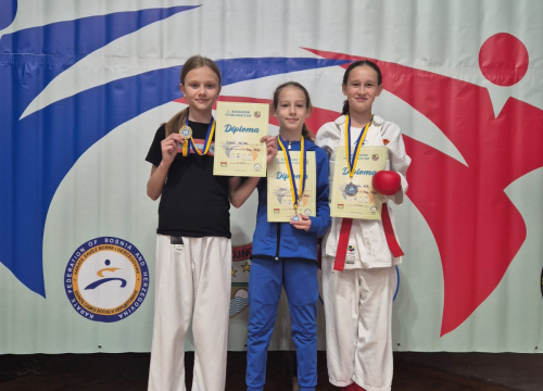 Fotografija 4 - FOTO Karatašima Phoenixa 16 medalja na 'Futura Kupu'