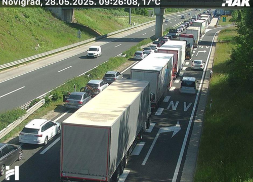 Zapalila s prikolica kamiona na Dalmatini, zatvoren promet prema Zagrebu