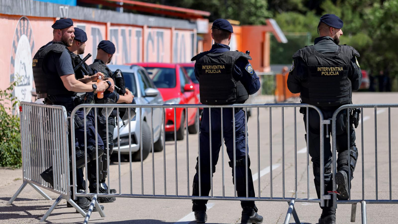 Pritvoren 36-godišnjak koji je uoči derbija divljao autom i ozlijedio policajca, ali i nasilnici koji su ga napali