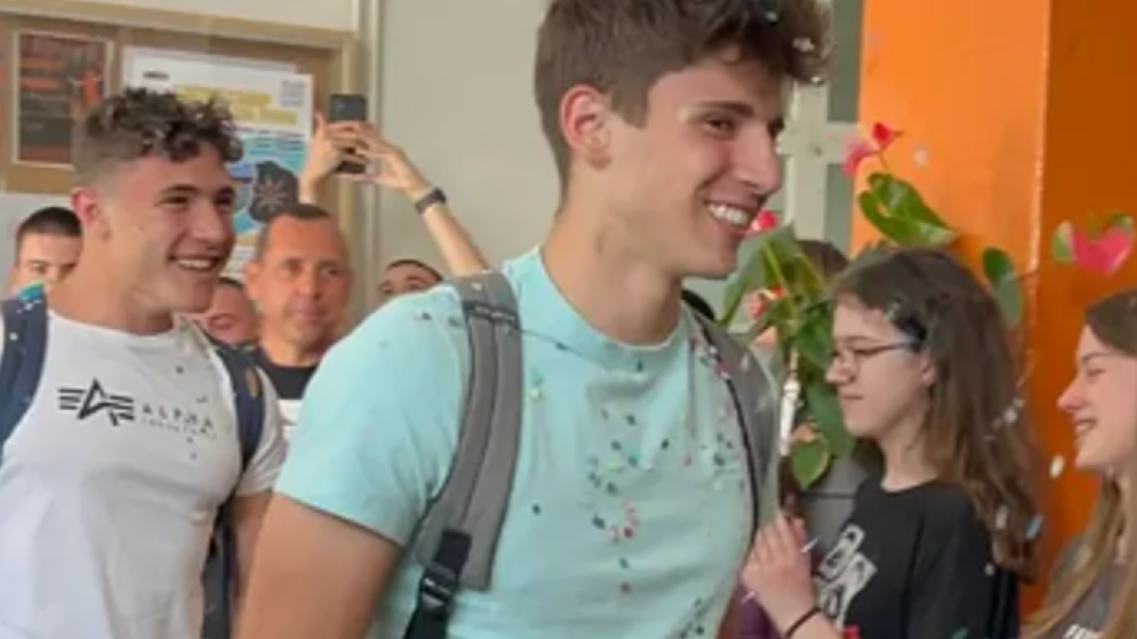 Gimnazijalci dočekali Šimu i Vicu, svjetske veslačke viceprvake