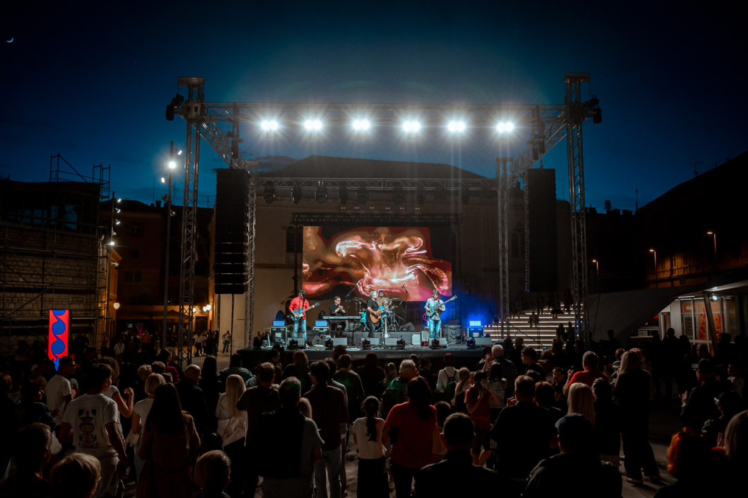 Gimazijalke i Dalmatino na Poljani