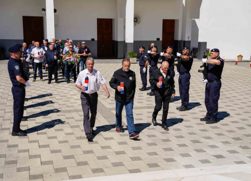 Fotografija 1 - Polaganje vijenaca na Kvanju