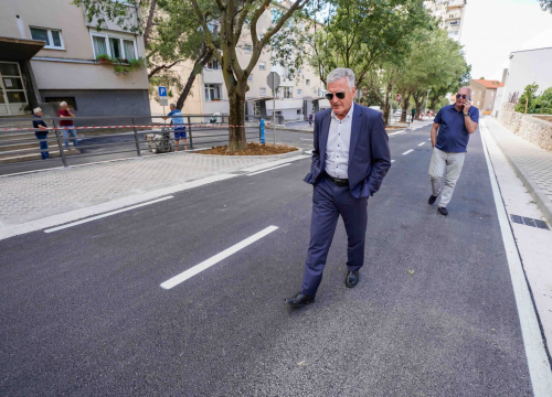 Fotografija 6 - Danas se za promet ponovno otvara Ulica 3. studenog 1944.