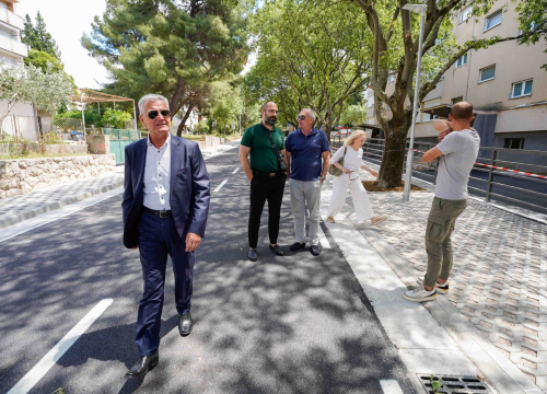 Fotografija 8 - Danas se za promet ponovno otvara Ulica 3. studenog 1944.