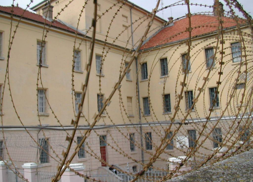 Prijetio 40-godišnjaku u kafiću u Skradinu zbog nepostojećeg duga. 67-godišnjak pritvoren