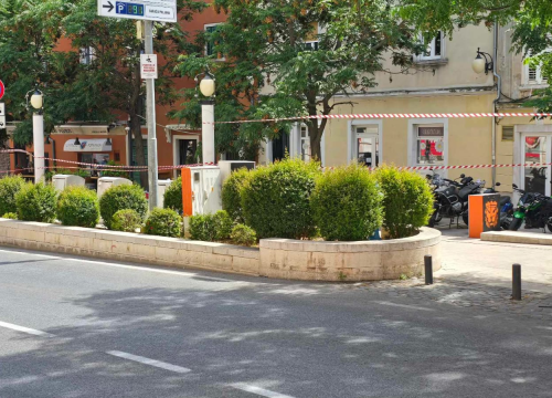 Trake na Starom pazaru: Sutra komunalci peru taj dio i mole vlasnike vozila da uklone motore