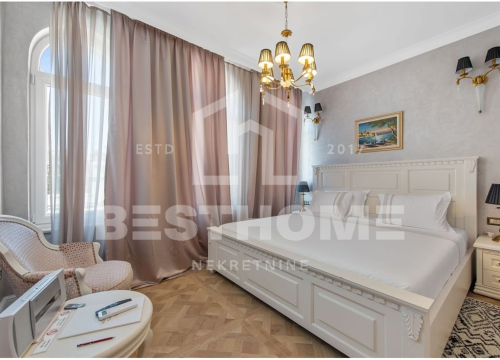 Fotografija 3 - 'Dvorac' u centru Vodica: Na oglasima osvanula luksuzna vila od 530 kvadrata