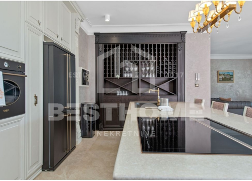 Fotografija 11 - 'Dvorac' u centru Vodica: Na oglasima osvanula luksuzna vila od 530 kvadrata