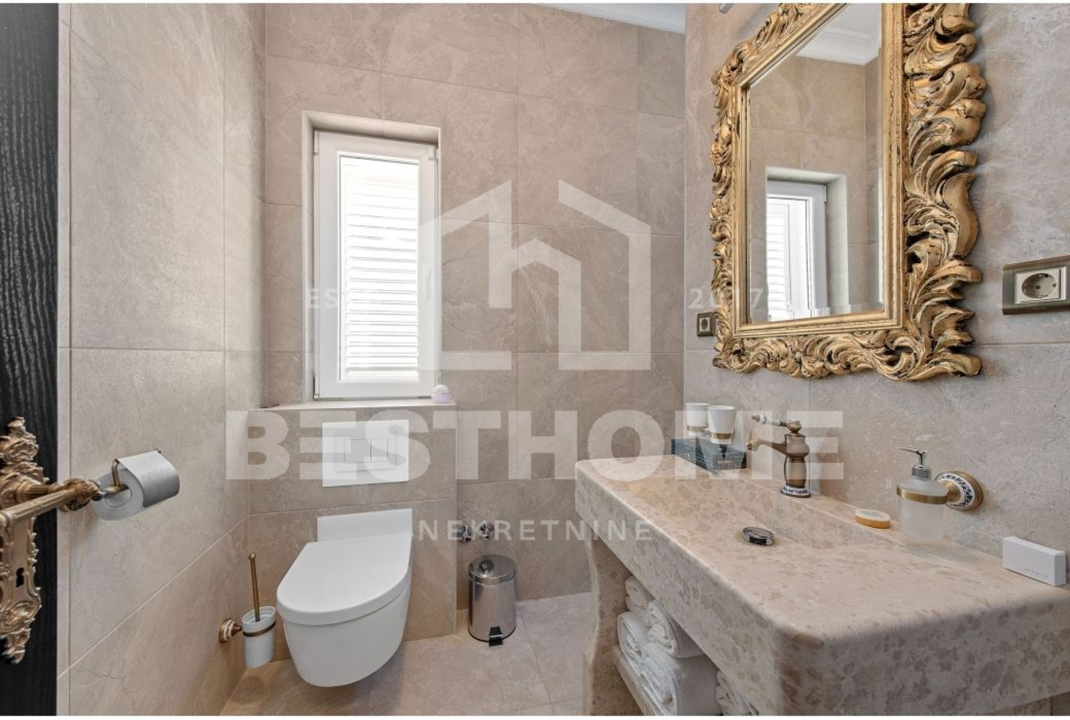 'Dvorac' u centru Vodica: Na oglasima osvanula luksuzna vila od 530 kvadrata