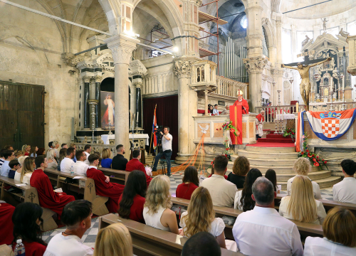 Fotografija 2 - Svečano proslavljena svetkovina Duhova u katedrali sv. Jakova