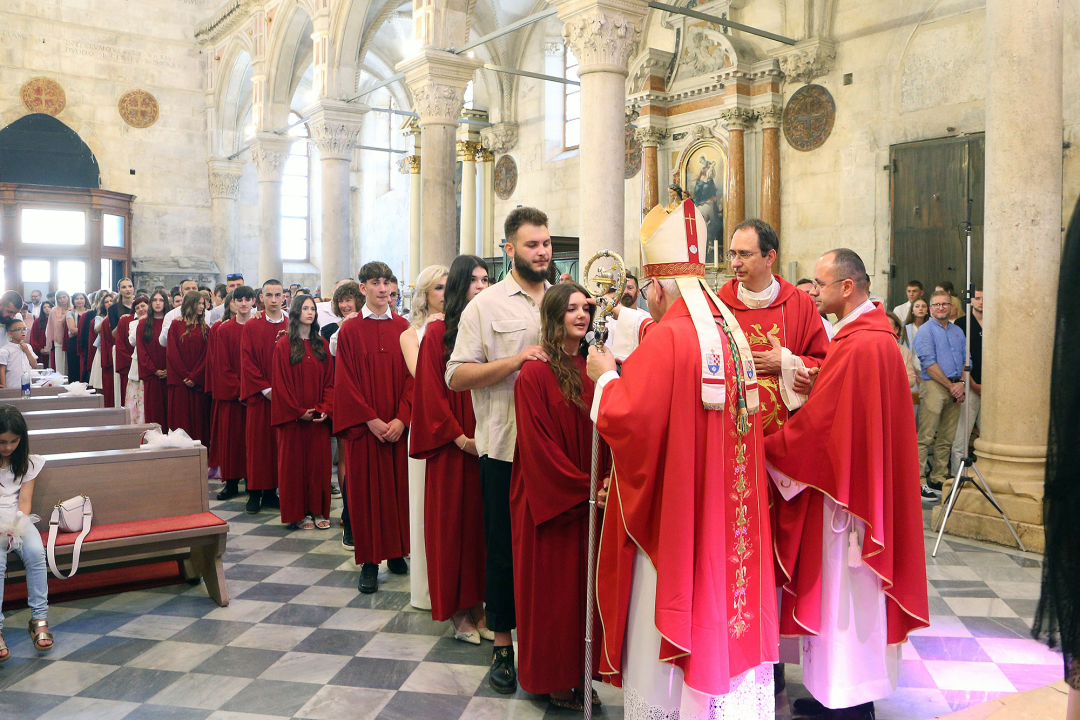 Svečano proslavljena svetkovina Duhova u katedrali sv. Jakova