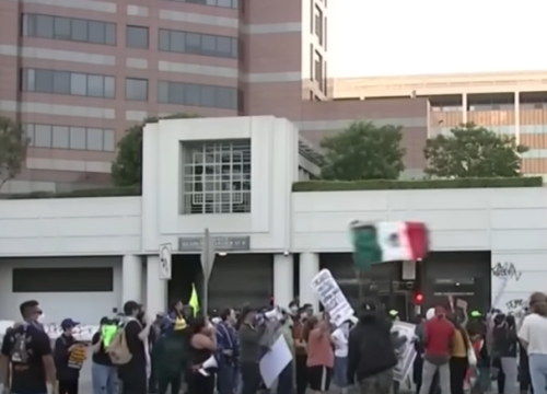 Vojska na ulicama Los Angelesa: Strahuje se da će biti krvoprolića