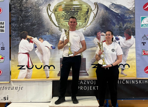 Fotografija 2 - FOTO Karateke Phoenixa iz Šenčura donijele u Murter 14 individualnih i dvije ekipne nagrade