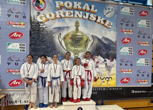 Fotografija 13 - FOTO Karateke Phoenixa iz Šenčura donijele u Murter 14 individualnih i dvije ekipne nagrade