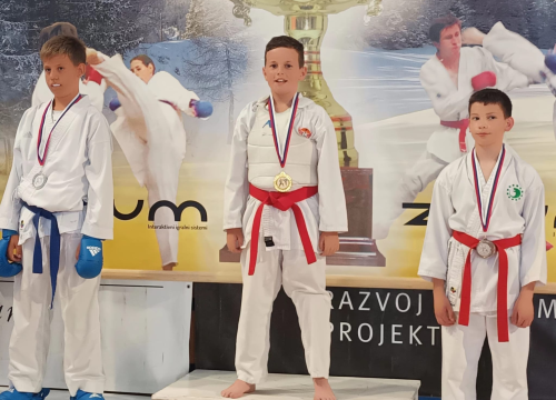 Fotografija 17 - FOTO Karateke Phoenixa iz Šenčura donijele u Murter 14 individualnih i dvije ekipne nagrade