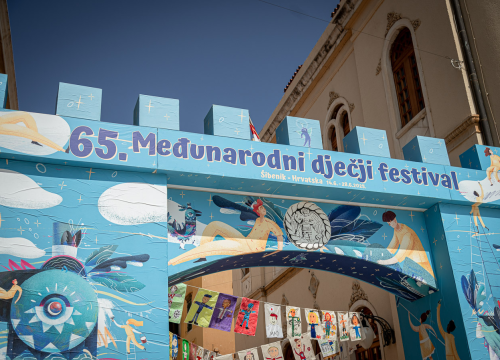 Fotografija 1 - Festivalska vrata sreće stigla kod kazališta: Pripreme za MDF bliže se kraju