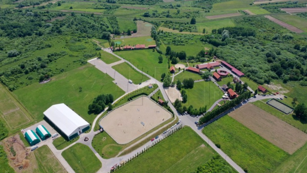 Etno farma nudi smještaj za konje s Hipodroma tijekom Thompsonova koncerta