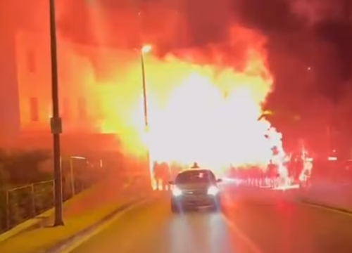 Šibenska policija istražuje sinoćnje nerede u središtu grada: Koristilo se dosta pirotehnike, ozlijeđenih nema