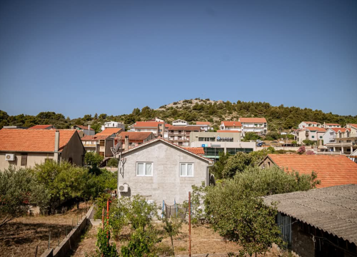 Fotografija 33 - Nekretnine u Njivicama sve traženije, grad planira čvorove za lakši ulaz u Šibenik