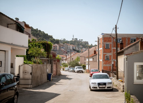 Fotografija 26 - Nekretnine u Njivicama sve traženije, grad planira čvorove za lakši ulaz u Šibenik