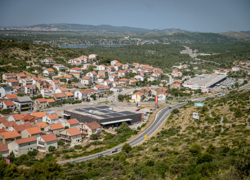 Fotografija 13 - Nekretnine u Njivicama sve traženije, grad planira čvorove za lakši ulaz u Šibenik