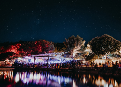 Fotografija 3 - Tisno postaje epicentar elektronske glazbe: Čak 8 vrhunskih festivala i Barbarellas afteri garantiraju ljeto za pamćenje