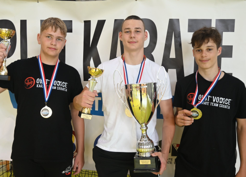 Karateke iz Pirovca osvojile četiri medalje na oproštaju od polusezone