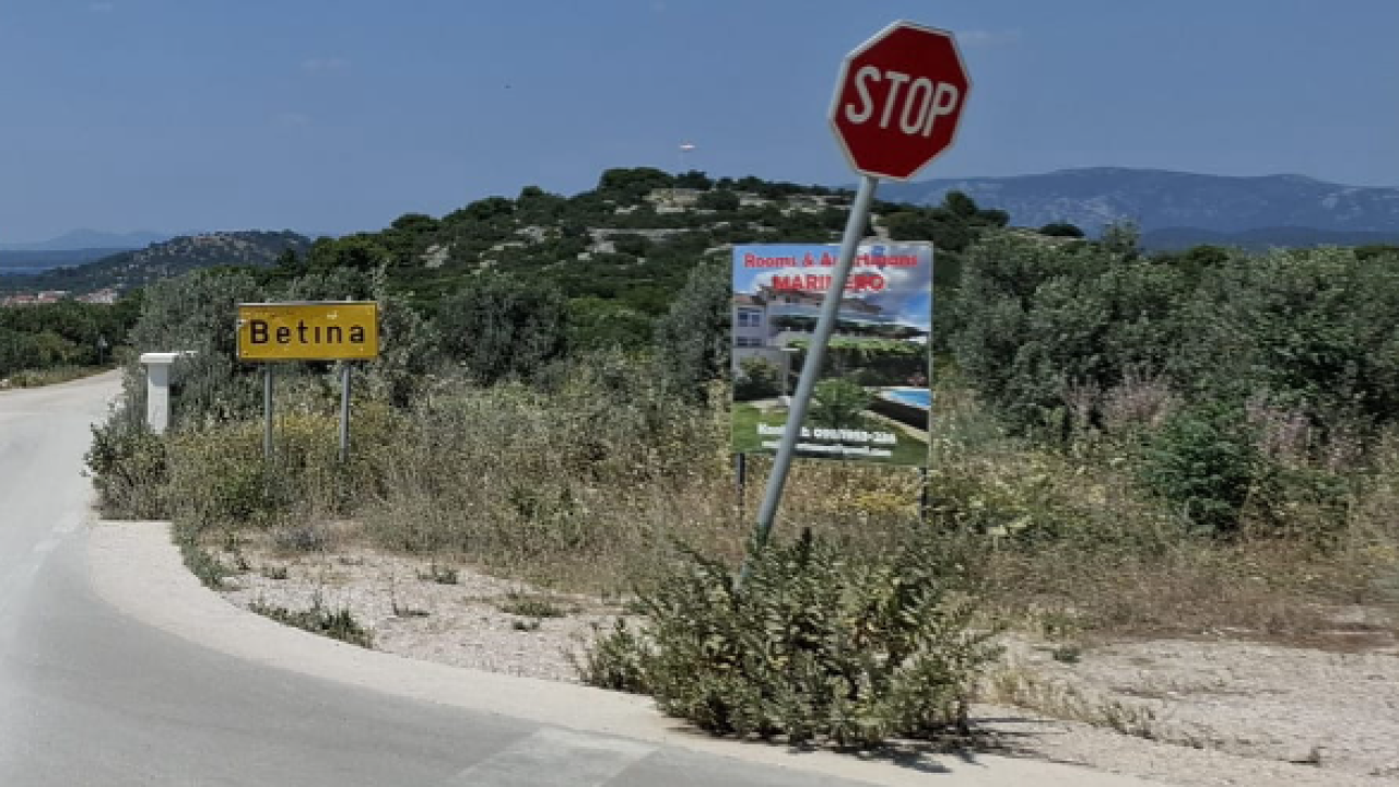 Zbog sanacije kolnika od danas zatvorena dionica ceste od Plodina prema Betini