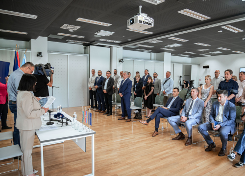 Ante Galić predsjednik Županijske skupštine, Baranović i Gulam potpredsjednici. Potonjeg Petrina nazvao izdajnikom: 'To je talog i gnjida društva'