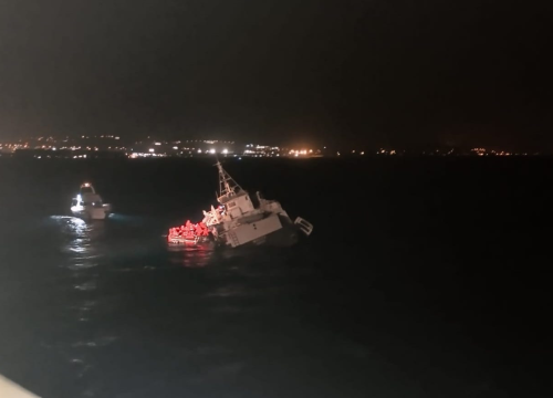 Fotografija 3 - Svi putnici s tonućeg katamarana kod Zadra su spašeni