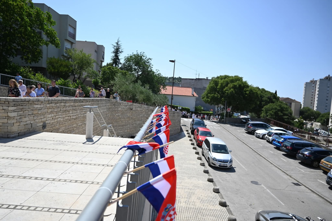 U župi sv. Ante Padovanskog proslavljeno Tijelovo, uslijedila je procesija Šubićevcem