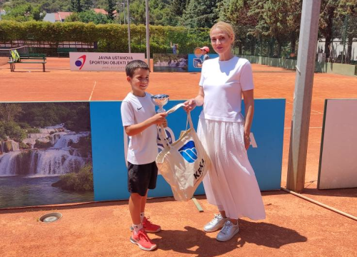 Fotografija 11 - U sklopu MDF-a održan teniski turnir za najmlađe na Šubićevcu