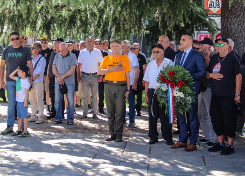 Fotografija 1 - Položeni vijenci na Baldekinu povodom 34. obljetnice osnutka slavne 113. brigade HV