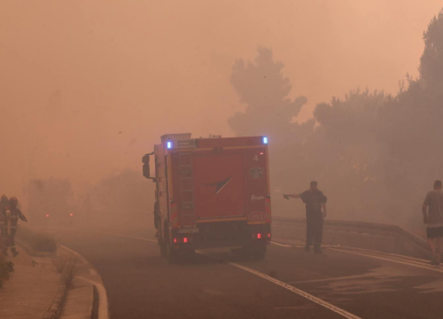Policija: Požari kod Makarske i Omiša su podmetnuti, naći ćemo piromana