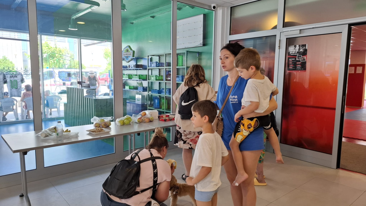 Gradska dvorana u Omišu prihvatila 80 osoba, uglavnom stranaca