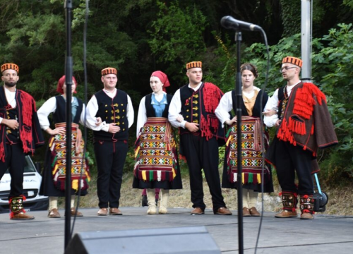 ‘Zvona Zagore’ iz Mirlovića na smotri kod Ljubuškog pokazali svoju tradicijsku baštinu